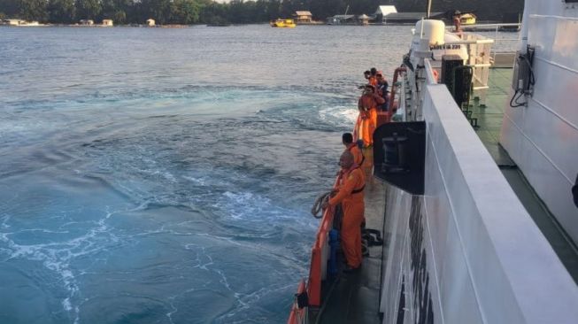 Tim SAR Cari 5 Awak Kapal LCT Cipta Harapan IX yang Kecelakaan di Karimunjawa