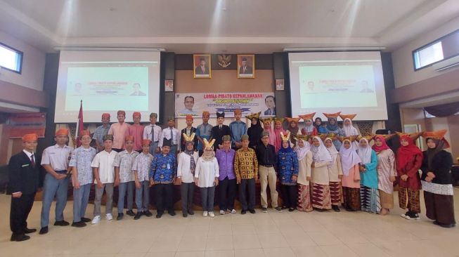 Menang Lomba Pidato Bagindo Aziz Chan, 3 Pelajar Asal Sumbar Diberangkatkan Ikut Benchmarking di Perpusnas Jakarta