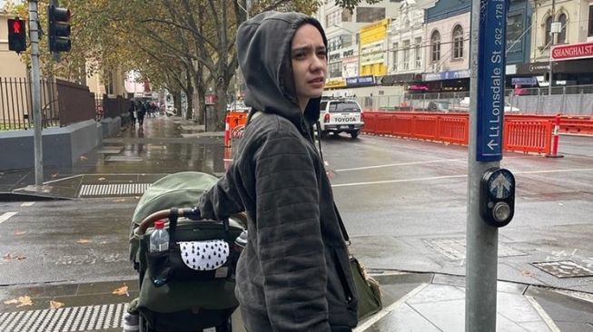 Potret Putri Anne Tanpa Hijab (Instagram/@anneofficial1990)