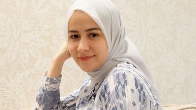 12 Tahun Jadi Mualaf, Intip Potret Rina Diana yang Semakin Anggun dan Soleha dengan Jilbabnya