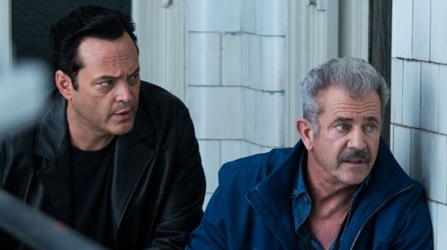 Sinopsis Dragged Across Concrete (IMDb)