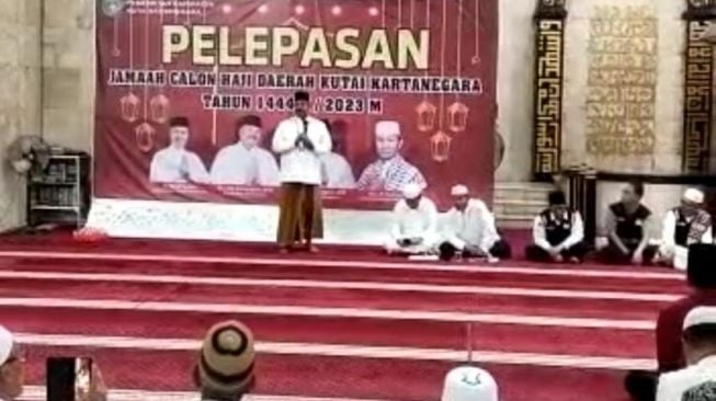 Lepas Jemaah Calon Haji, Edi Damansyah Punya Pesan Khusus ke Petugas: Saya Minta Betul-betul