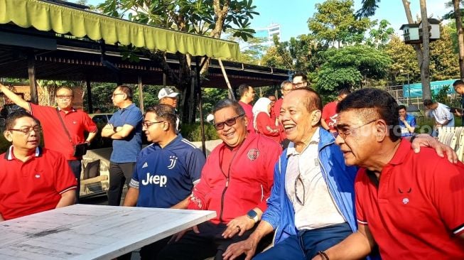 Jelang Pertemuan Puan dan AHY, Elite PDIP dan Demokrat Duduk Satu Meja di Pelataran Hutan Kota