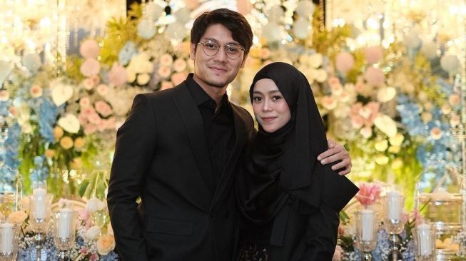 Hidup Lesti Kejora Kini Berubah, Rizky Billar: Saya yang Sering Kasih Kerjaan ke Istri