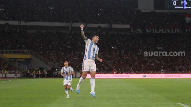 Timnas Indonesia vs Argentina: Tendangan Geledek Paredes Bawa Albiceleste Unggul di Babak Pertama