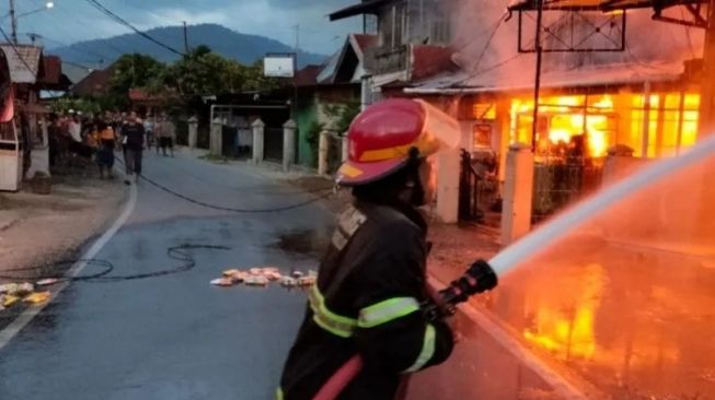 Tujuh Bangunan di Padang Terbakar, 25 Jiwa Mengungsi