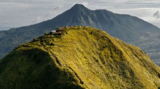 Daya Tarik Gunung Andong, Saksikan Hamparan Alam Magelang yang Indah