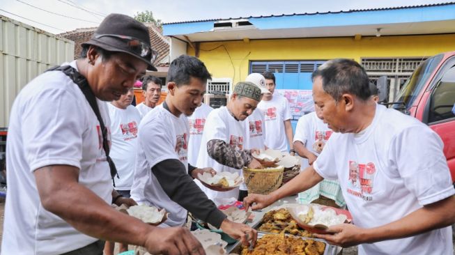 KST Jabar Borong Dagangan UMKM Sekaligus Bantu Perekonomian Keluarga Sopir