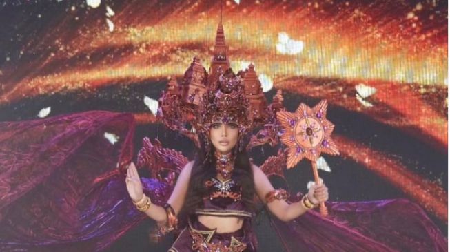 Millen Cyrus Cantik Pakai Kostum Tema Majapahit, Malah Dibilang Gagah Perkasa: Kuatnya Kayak Prajurit!