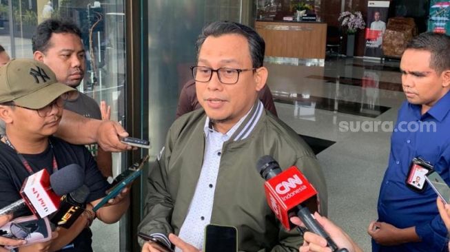 Kepala Bagian Pemberitaan KPK Ali Fikri. (Suara.com/Yaumal)