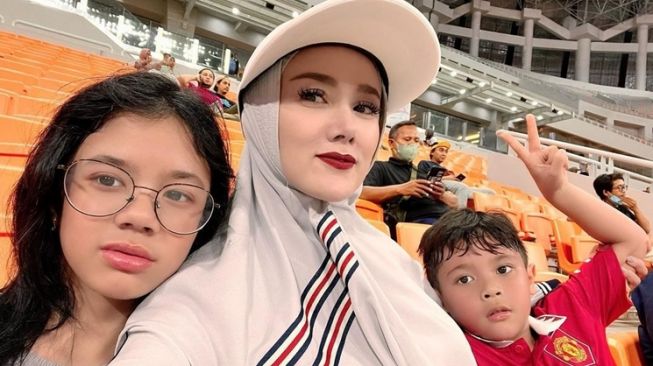 Pesona Safeea Ahmad. (Instagram/@/mulanjameela1)