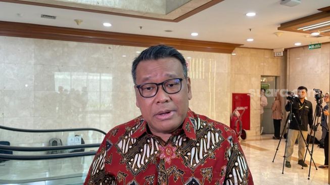 Ketua DPP PDIP Eriko Sotarduga di Kompleks Parlemen, Senayan, Jakarta, Selasa (20/6/2023). (Suara.com/Bagaskara)