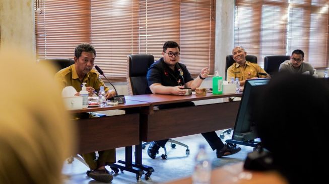 Bupati Kediri Minta Perangkat Desa Berikan Pelayanan Terbaik bagi Masyarakat