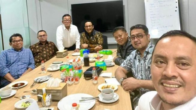 Anies Baswedan dan Tim 8 Koalisi Perubahan. (Dok. Istimewa)