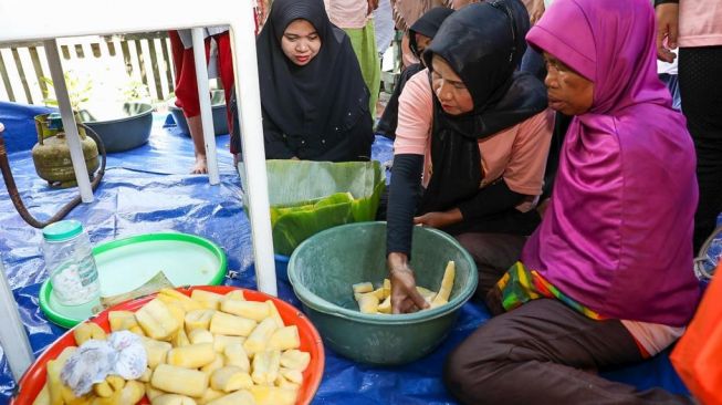 Kembangkan Potensi Wirausaha Lewat Pelatihan Membuat Tapai dari Singkong