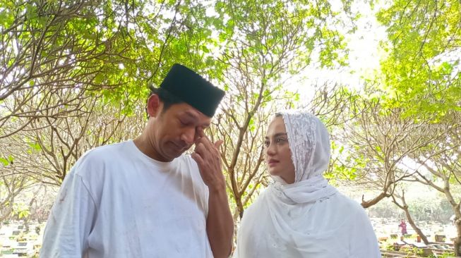 Ibnu Jamil Sempat Bertemu Sebelum Ayah Meninggal, Tapi Ngobrolnya Sudah Satu Arah