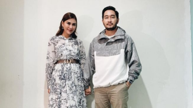 Potret Syahnaz Sadiqah dan Jeje Govinda (instagram.com/syahnazs)