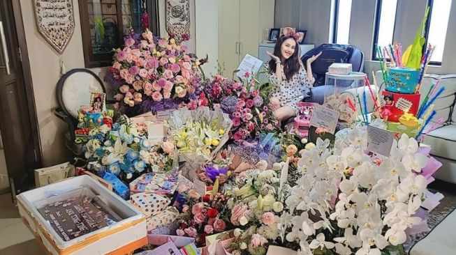  Potret ulang tahun Ayu Ting Ting ke-31 (Instagram/@ayutingting92)