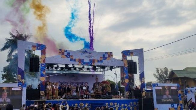 Gubernur Sumsel Buka Festival Danau Ranau ke-XXIII Tahun 2023