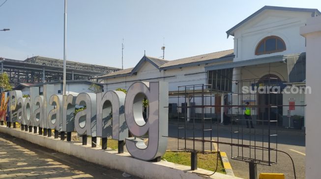 Sejarah Stasiun Padalarang yang Jadi Feeder Kereta Cepat Jakarta-Bandung: Pernah Dibom Tentara Jepang (Suara.com/Ferry Bangkit)