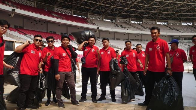 Anak Muda Binaan PDIP Jadi Motor Kebersihan Acara Bulan Bung Karno di GBK