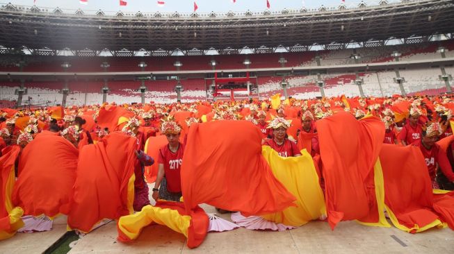 Berikut Ini Keseriusan dan Kompaknya 3.000 Penari Soekarnayana Mengikuti Gladi Resik di GBK