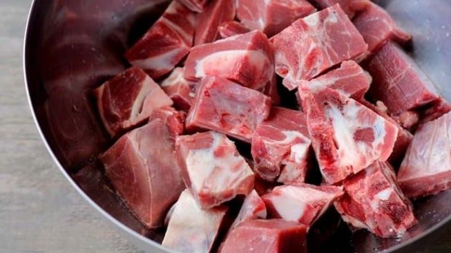 Dari Alot Jadi Empuk: Panduan Olah Daging Kambing agar Bebas Bau Prengus