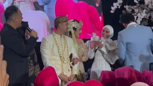 Lesti Kejora dan Saipul Jamil Meriahkan Nikahan Angga Wijaya, Netizen Sentil Dewi Perssik: Ketar-ketir