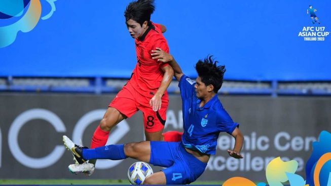 Duel Timnas Thailand U-17 menghadapi Korea Selatan U-17 dalam laga perempat final Piala Asia U-17 2023, Minggu (25/6/2023) malam WIB. Thailand kalah 1-4 dan dipastikan gagal lolos ke Piala Dunia U-17 2023.