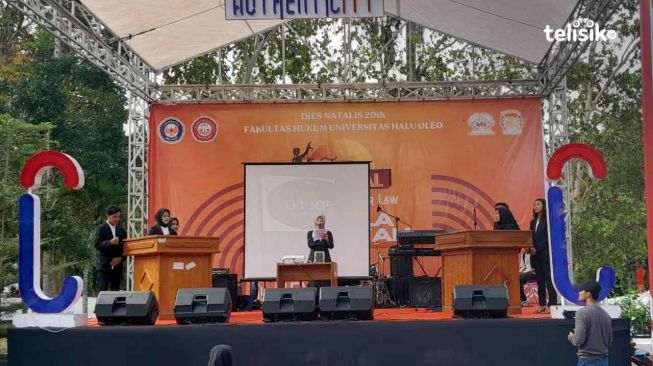 Debat Konstitusi Meriahkan Reuni Akbar Fakultas Hukum UHO Kendari