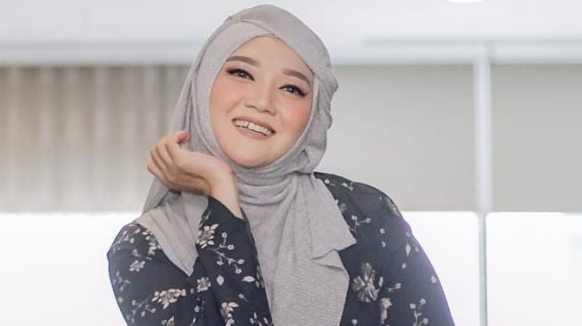 Artis Ditipu Rekan Bisnis (instagram/@suliszehra)