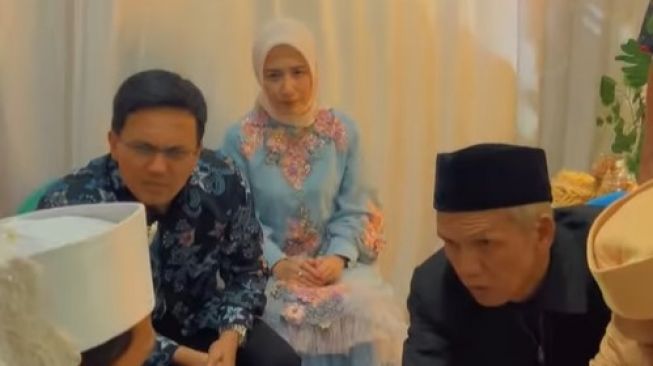 Potret Dine Mutiara sebagai ibu pejabat (Instagram/@dine.pearl)