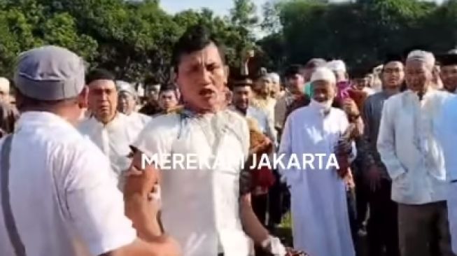 Copet Tertangkap Jemaah usai Pura-pura Salat Idul Adha: Nambah Satu buat Korban