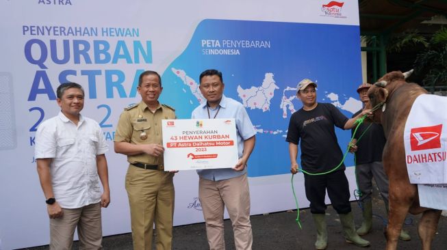 Bagian dari CSR, Daihatsu Bagikan Hewan Kurban Peringati Hari Raya Idul Adha