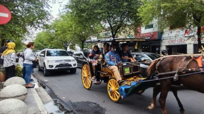 Siaga Selama Libur Lebaran Satpol PP Kota Jogja Awasi Sejumlah Kegiatan Masyarakat di Kawasan Malioboro