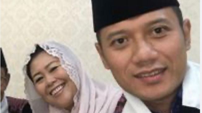 Yenny Wahid mengunggah foto bersama Ketua Umum Partai Demokrat Agus Harimurti Yudhoyono (AHY). (IG @/yennywahid)