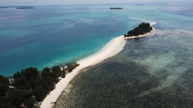 6 Pesona Tersembunyi Morotai, Destinasi Wisata Eksotis di Maluku Utara