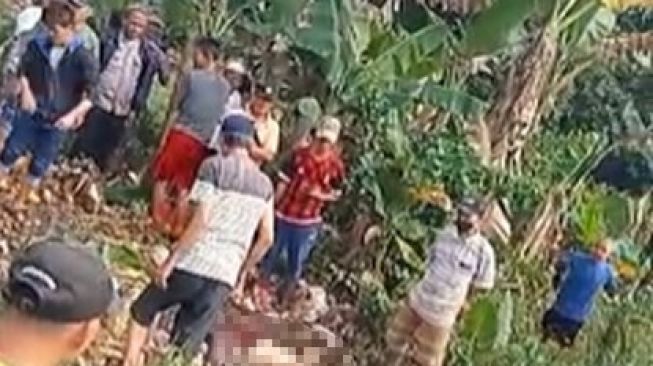 Dikira Boneka, Warga Bojonggede Digegerkan Mayat Wanita di Tumpukan Sampah