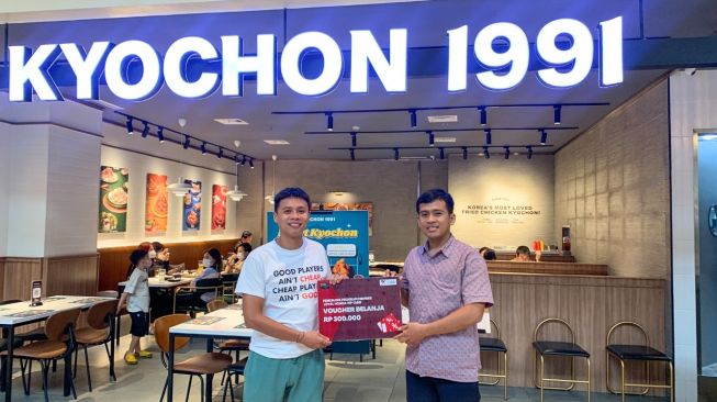 PT WKM memberikan voucher belanja dan mengajak  member terpilih makan bareng secara personal dan eksklusif di resto ayam goreng khas Korea Kyochon di Mall Puri Indah, Jakarta Barat [Wahana].