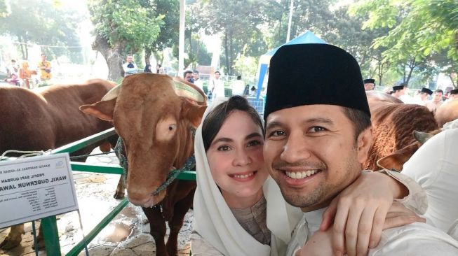 Artis Sembelih Sapi di Hari Raya Idul Adha (Instagram/@arumibachsin_94) 