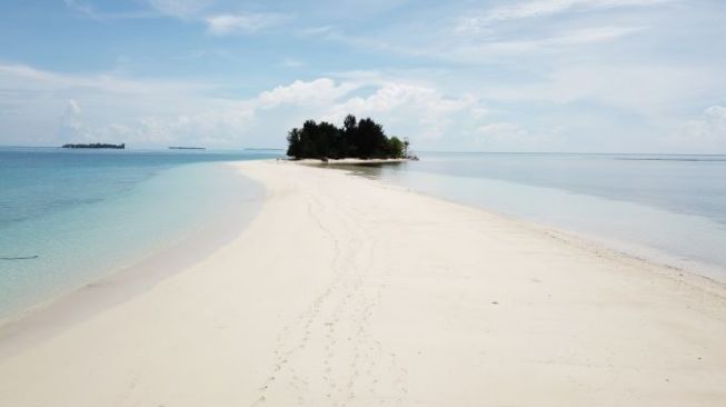 Keindahan Pulau Morotai di Maluku Utara. (Dok. KEK Morotai/Jababeka)