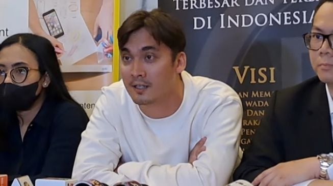 Tampakkan Batang Hidung Depan Publik, Rendy Kjaernett Ngaku Ingin Fokus Benahi Masalah Internal Keluarga