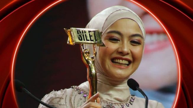 Gaya Seleb di Silet Award 2023 (Instagram/@officialrcti) 