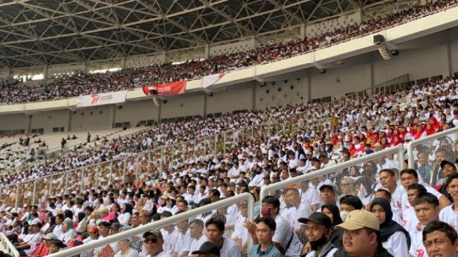 HUT Bhayangkara Ke-77, Ribuan Warga Tumpah Ruah Di Stadion GBK Sore Ini