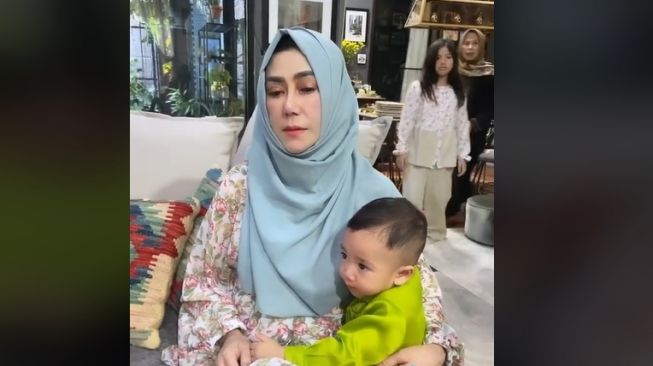 Mama Amy Tampak Sedih Meski Kumpul Keluarga, Sikap Rayyanza Jadi Omongan: Gercep Nguatin Neneknya