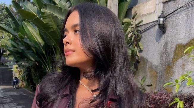 5 OOTD Stylish Ala Eva Celia, Putri Sophia Latjuba yang Tak Kalah Seksi Dari Sang Ibu