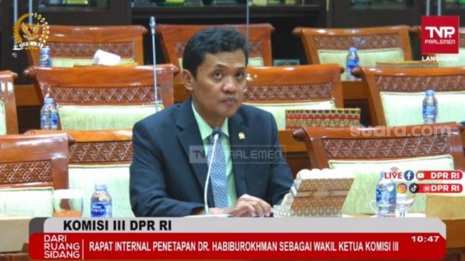 Habiburokhman resmi diangkat menjadi Wakil Ketua Komisi III DPR RI dari fraksi Gerindra menggantikan posisi dari almarhum Desmond Mahesa. (tangkapan layar/ist)