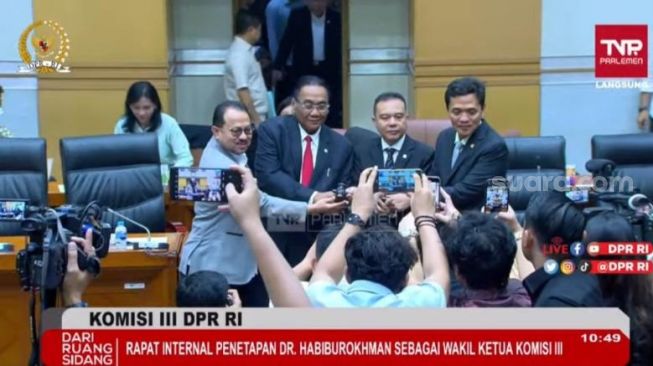 Habiburokhman resmi diangkat menjadi Wakil Ketua Komisi III DPR RI dari fraksi Gerindra menggantikan posisi dari almarhum Desmond Mahesa. (tangkapan layar/ist)