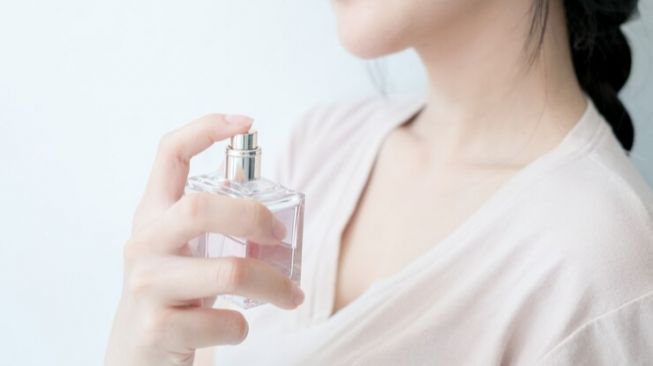 Jangan Asal Semprot! Ini 5 Tips Memakai Parfum agar Wanginya Tahan Seharian