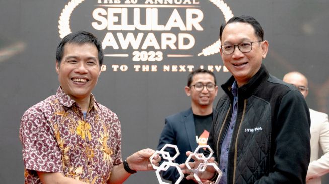 Gerakan Smartfren 100% untuk Indonesia Raih Penghargaan Selular Awards 2023